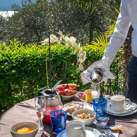 Silvana Garni 2* Limone sul Garda