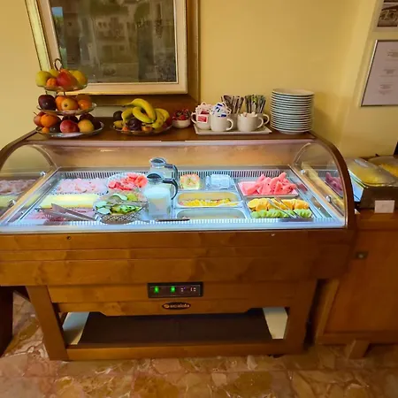 Silvana Garni Otel Limone sul Garda